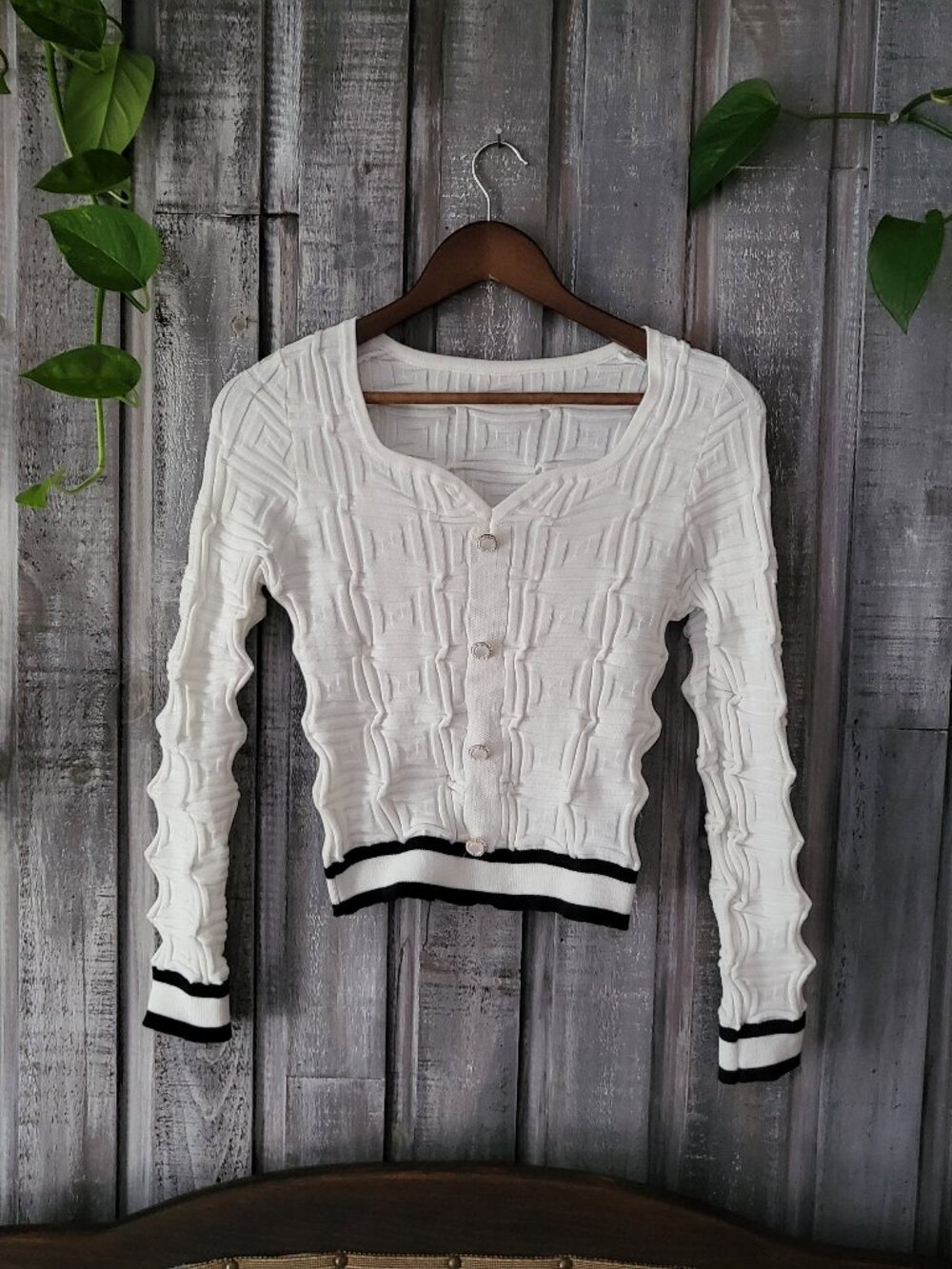 NWOT White Geometric Textured Knit Cropped Cardigan Sweater Quilted M